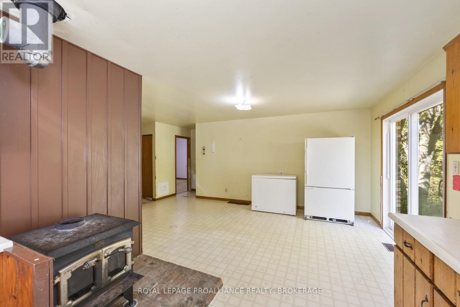 1136 Millhaven Road, Loyalist (Lennox And Addington - South), Ontario  K0H 2H0 - Photo 8 - X12455955