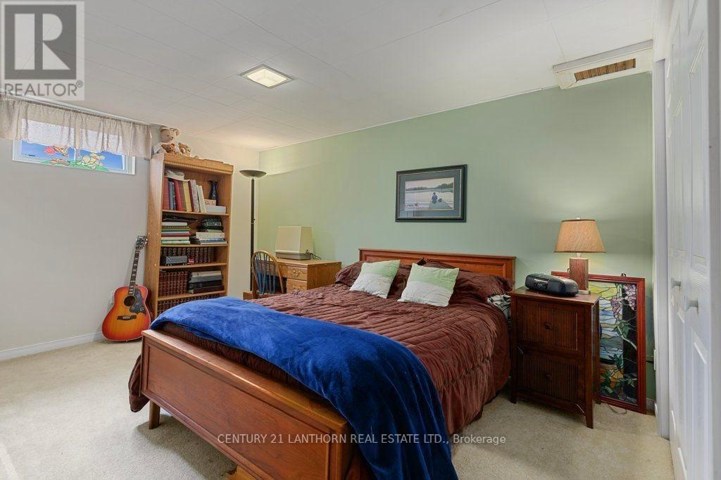 4 Highview Crescent, Belleville, Ontario  K8P 3G4 - Photo 12 - X12455983