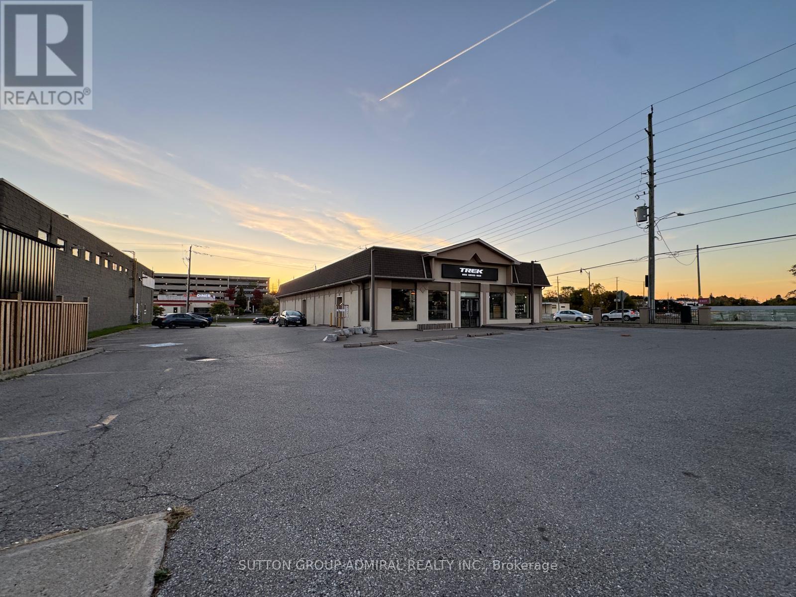 1 Industrial Parkway S, Aurora, Ontario  L4G 3V9 - Photo 8 - N12454005
