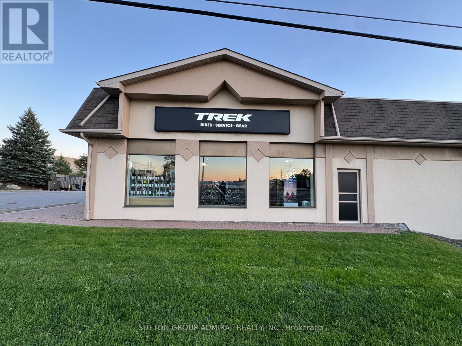1 Industrial Parkway S, Aurora, Ontario  L4G 3V9 - Photo 5 - N12454005