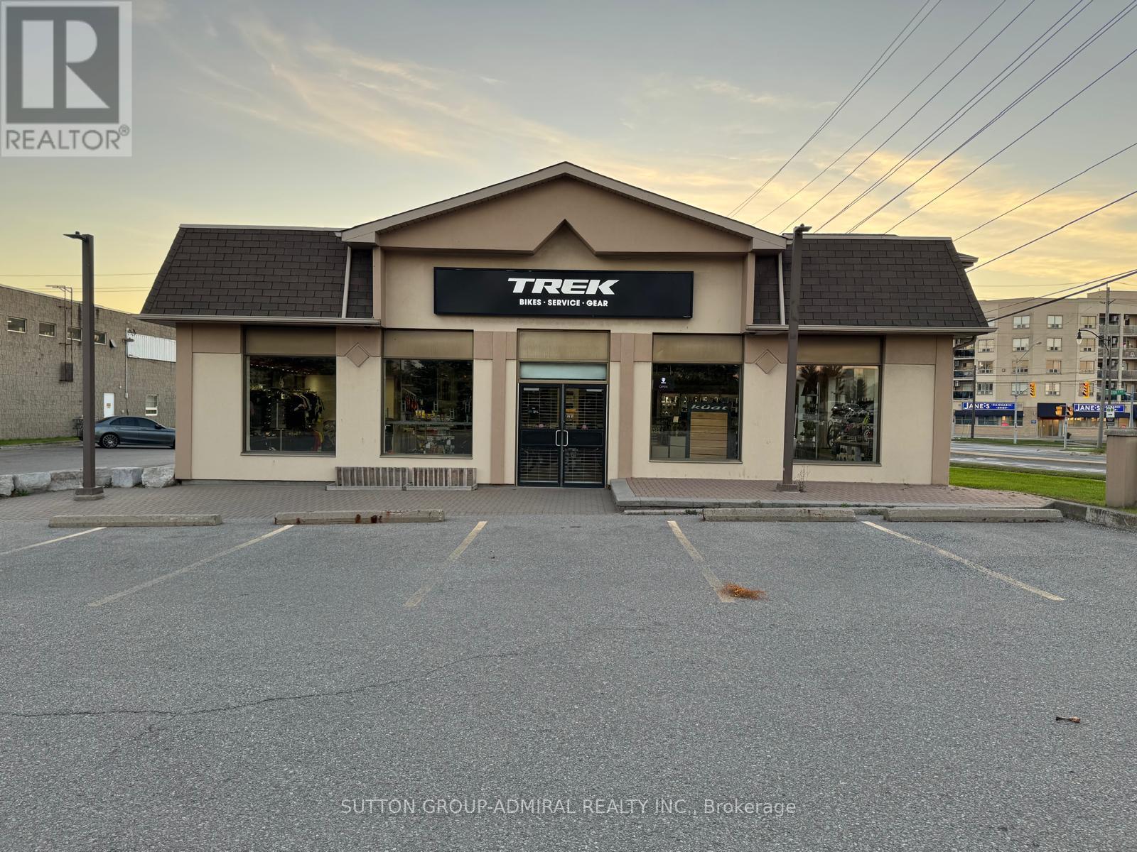 1 Industrial Parkway S, Aurora, Ontario  L4G 3V9 - Photo 7 - N12454005