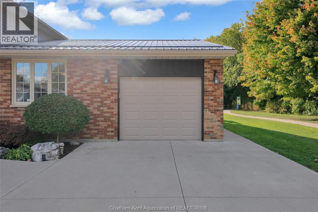 116 Thornhill Crescent, Chatham, Ontario  N7L 4M3 - Photo 4 - 25025495