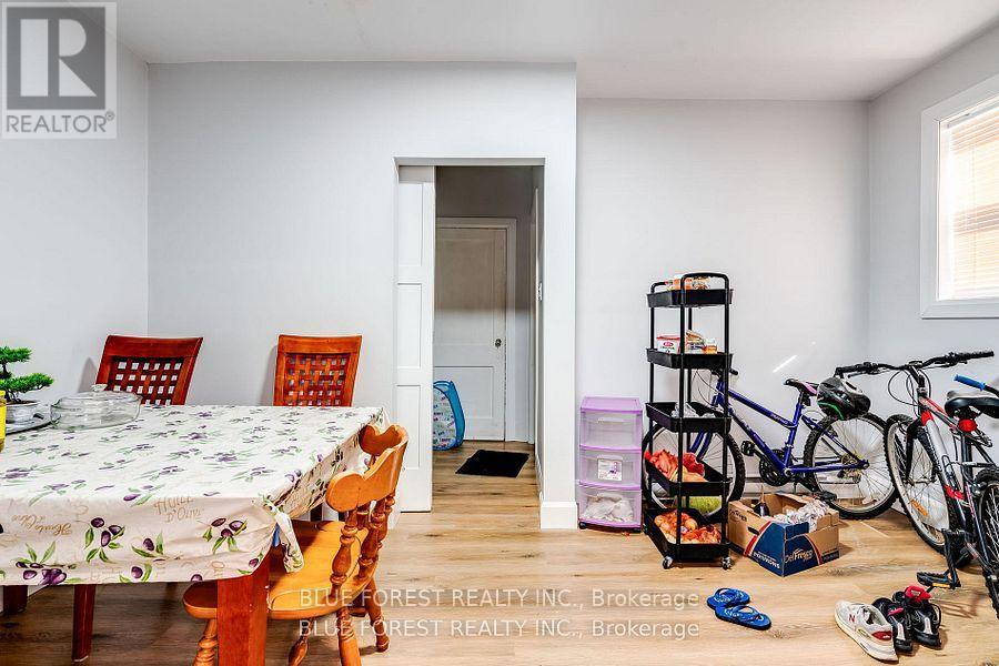 46-48 Wellington Street E, Chatham-Kent, Ontario  N7M 3N9 - Photo 10 - X12455959