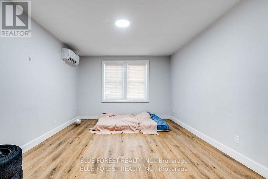 46-48 Wellington Street E, Chatham-Kent, Ontario  N7M 3N9 - Photo 8 - X12455959