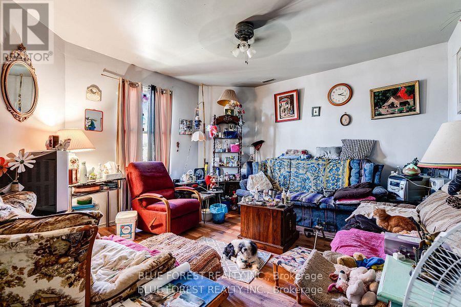 50-52 Wellington Street E, Chatham-Kent, Ontario  N7M 3N9 - Photo 12 - X12455960