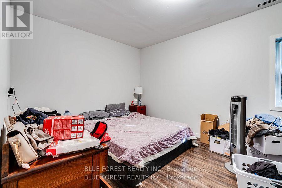 50-52 Wellington Street E, Chatham-Kent, Ontario  N7M 3N9 - Photo 20 - X12455960