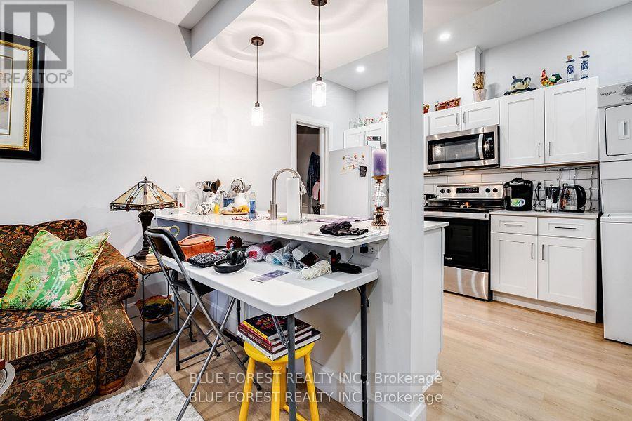 50-52 Wellington Street E, Chatham-Kent, Ontario  N7M 3N9 - Photo 7 - X12455960