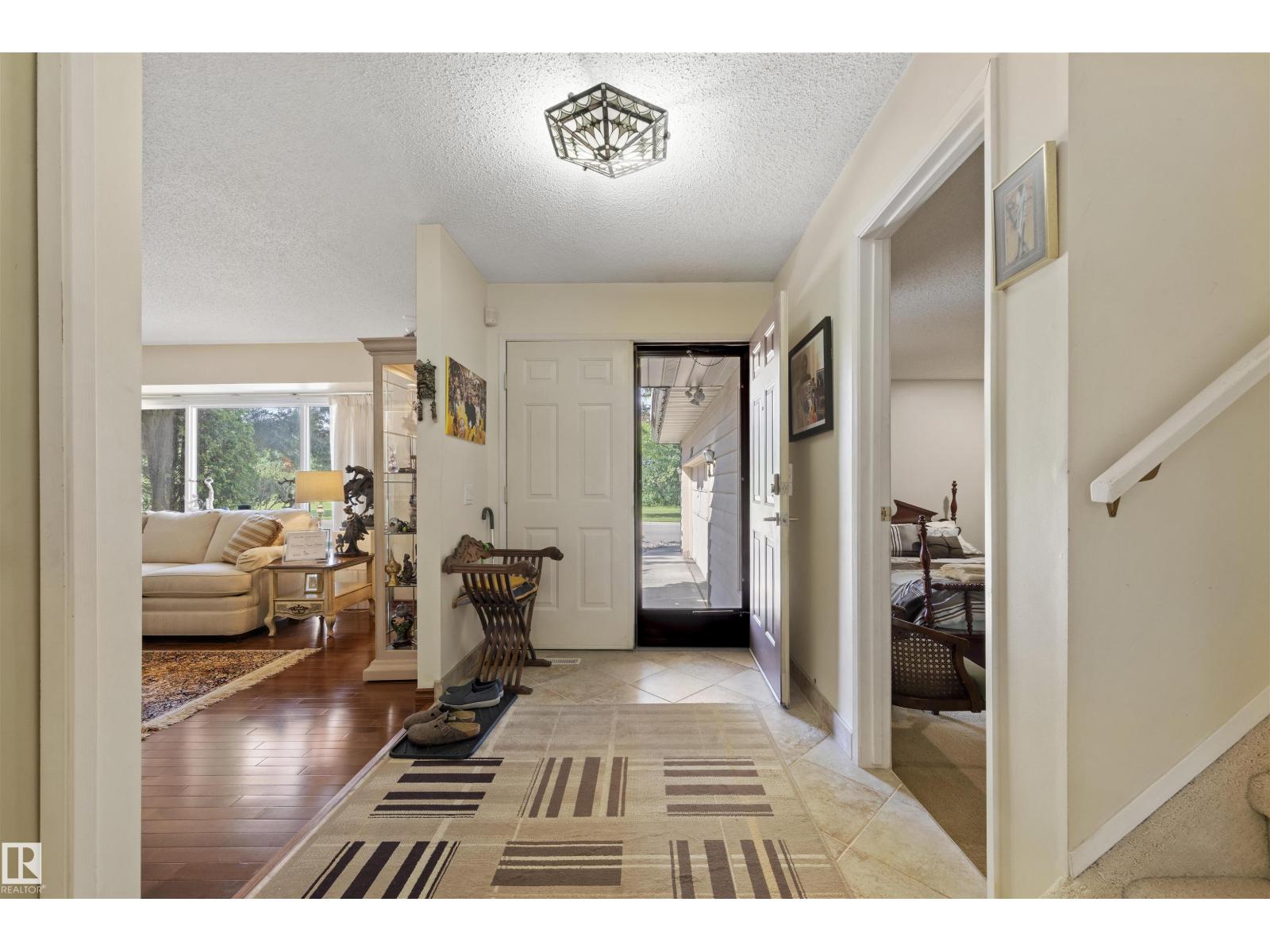 2811 125 St Nw, Edmonton, Alberta  T6J 4G3 - Photo 5 - E4461626