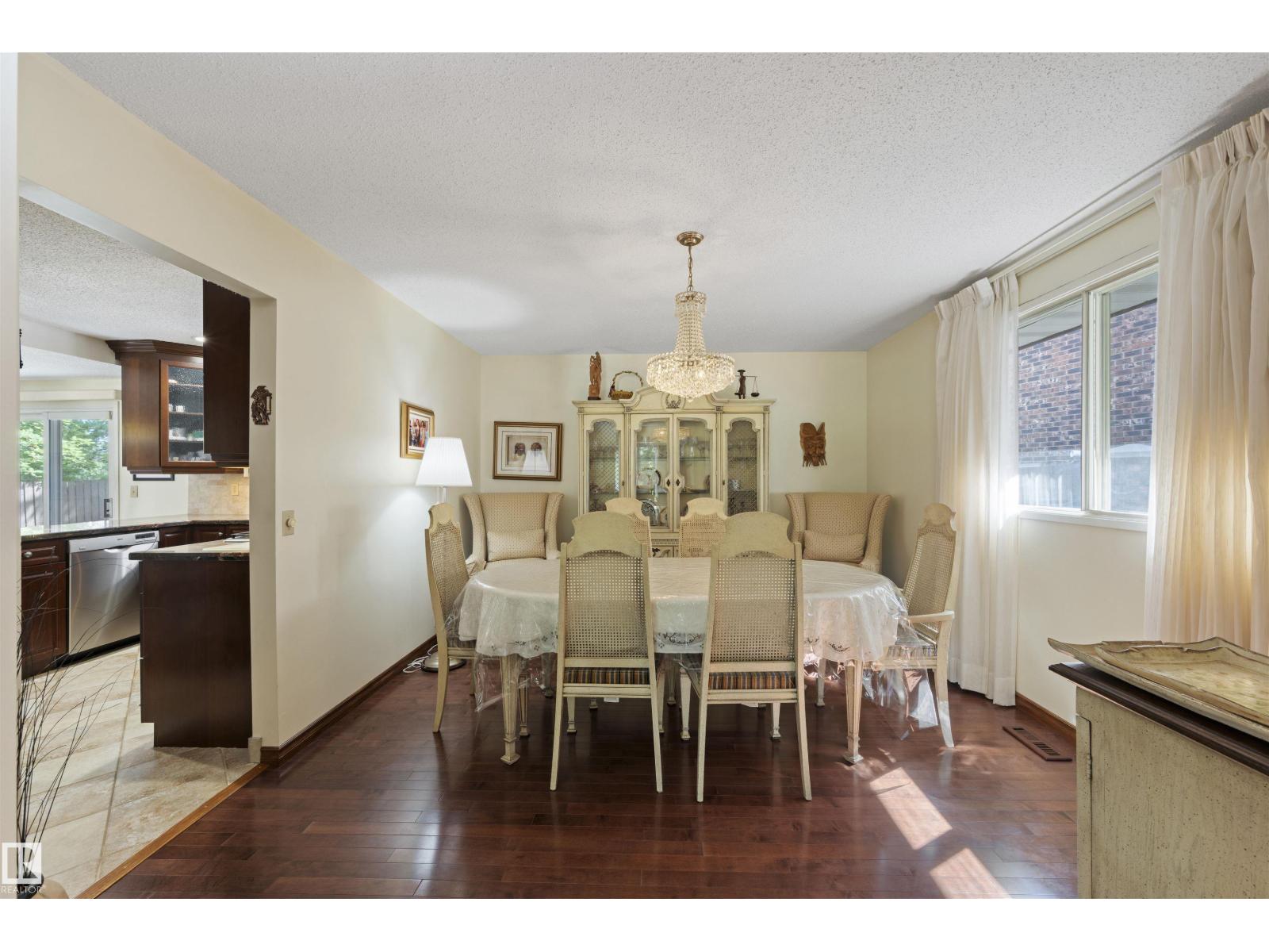 2811 125 St Nw, Edmonton, Alberta  T6J 4G3 - Photo 9 - E4461626