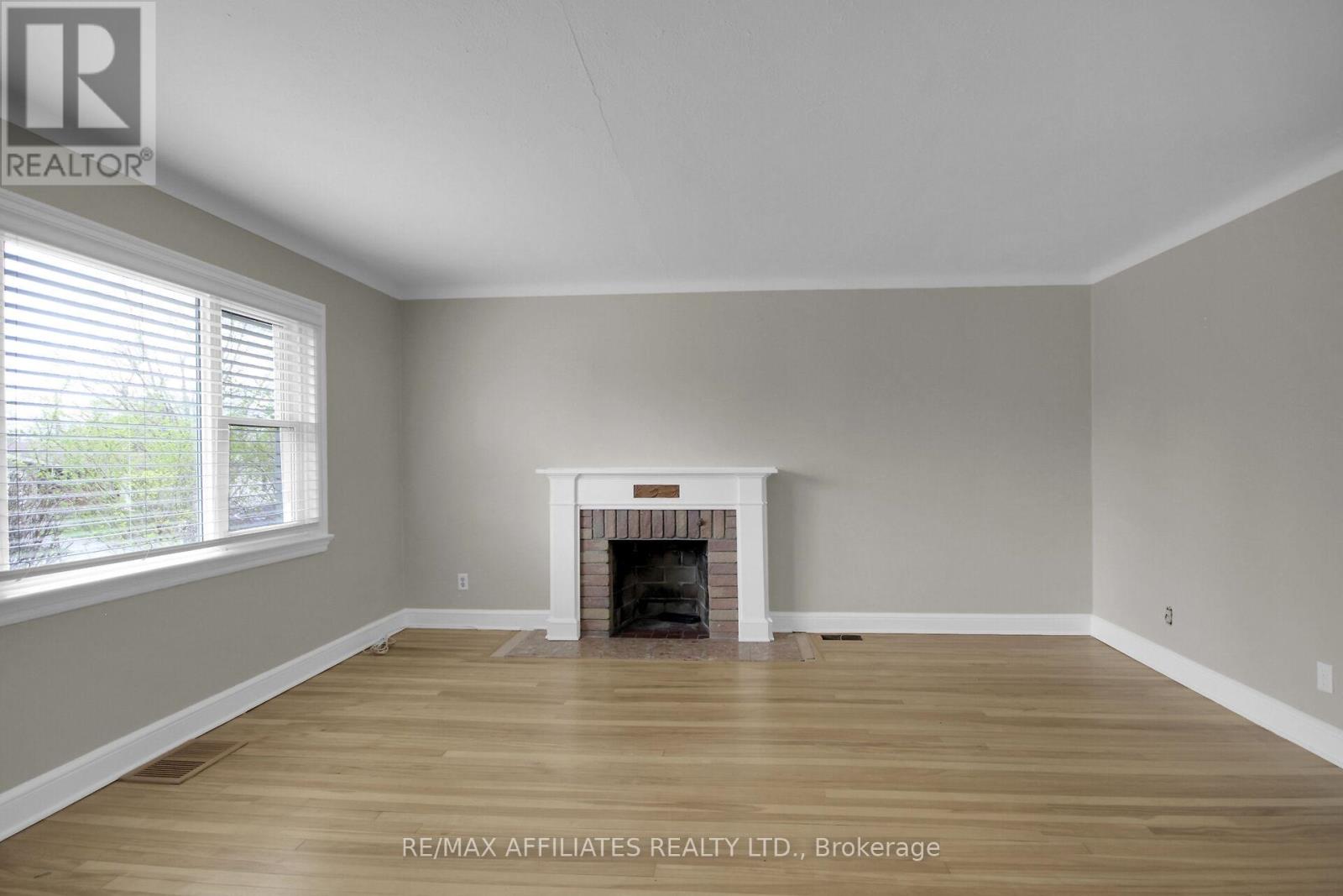 312 Mountbatten Avenue, Ottawa, Ontario  K1H 5W3 - Photo 5 - X12455966
