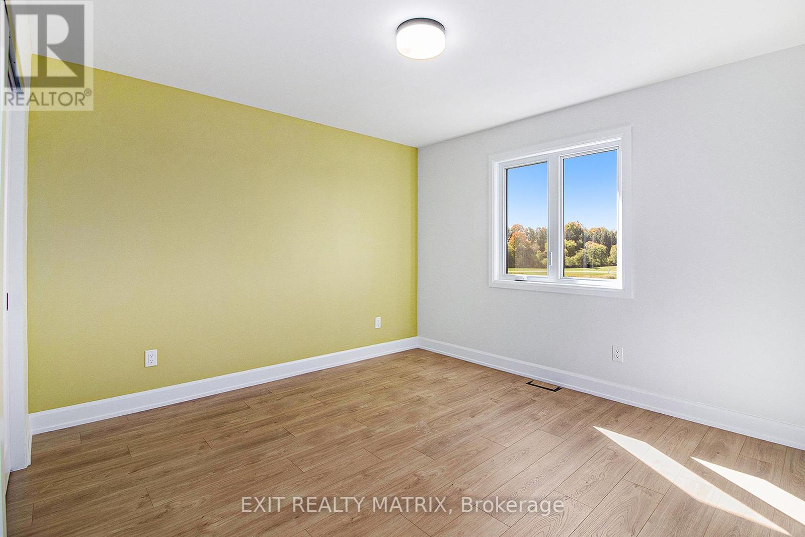 1311 Fribourg Street, Russell, Ontario  K0A 1W0 - Photo 11 - X12455973