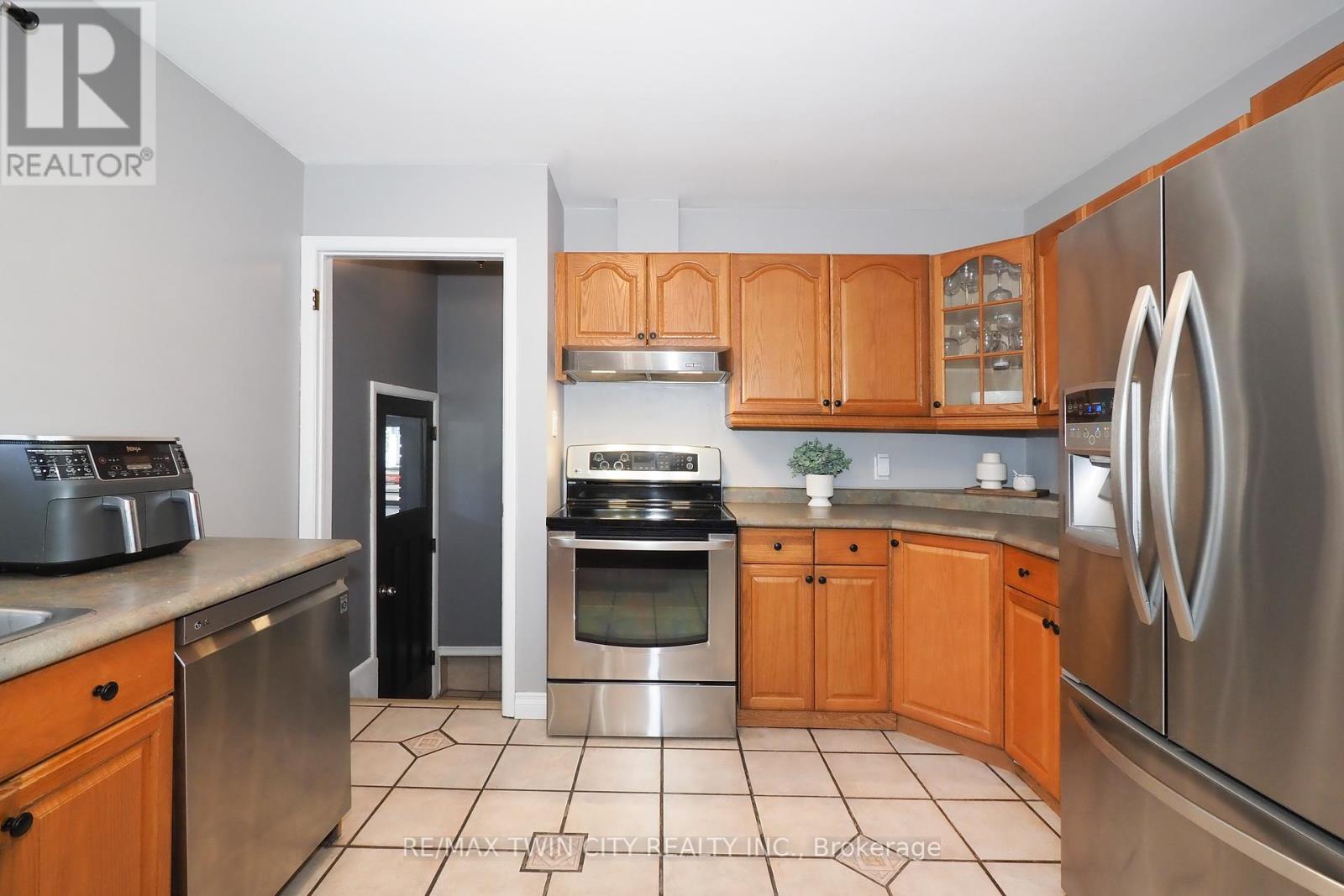 50 Highman Avenue, Cambridge, Ontario  N1R 3L7 - Photo 10 - X12455914