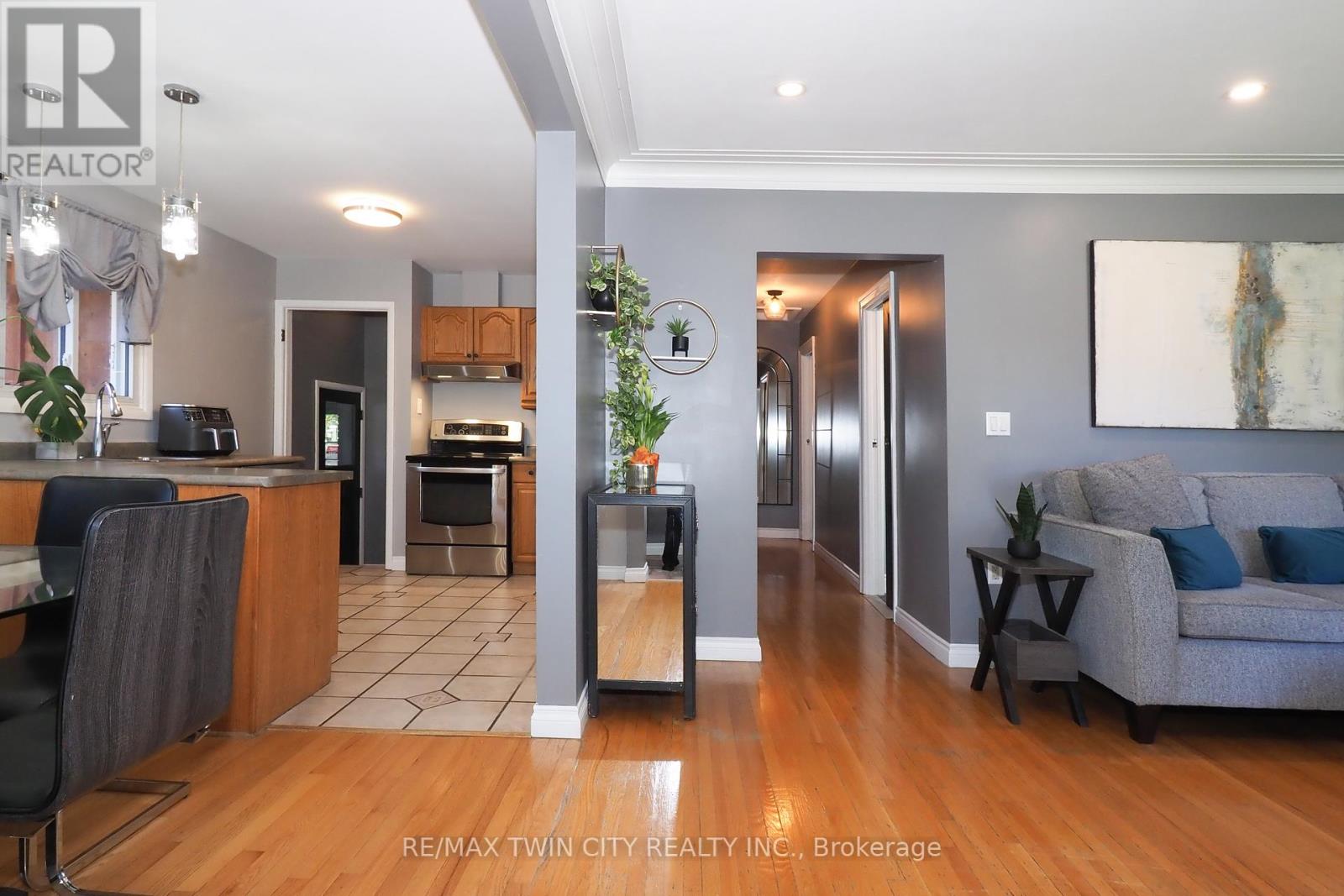 50 Highman Avenue, Cambridge, Ontario  N1R 3L7 - Photo 4 - X12455914