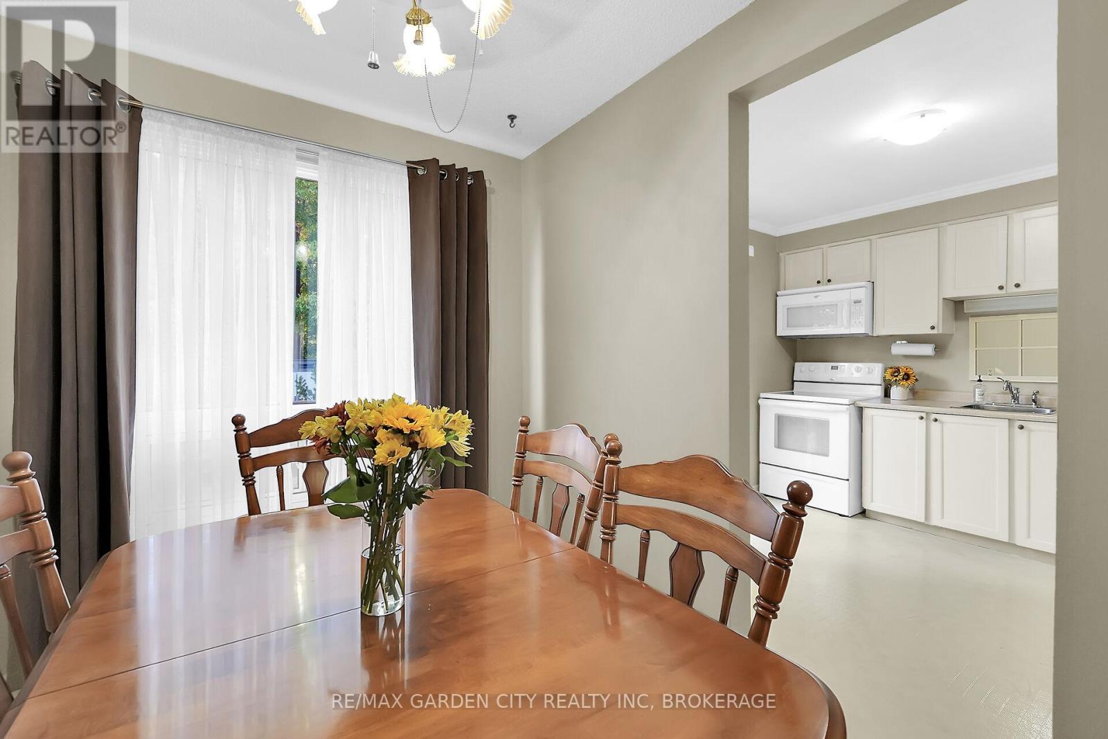 119 Silvan Drive, Welland, Ontario  L3C 6C1 - Photo 10 - X12455963