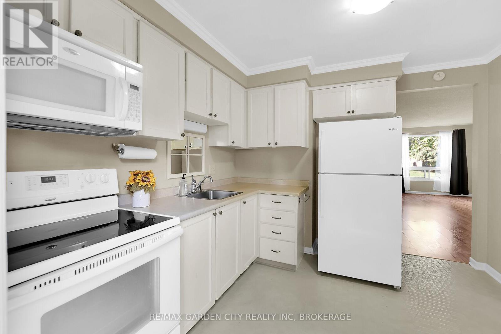 119 Silvan Drive, Welland, Ontario  L3C 6C1 - Photo 13 - X12455963