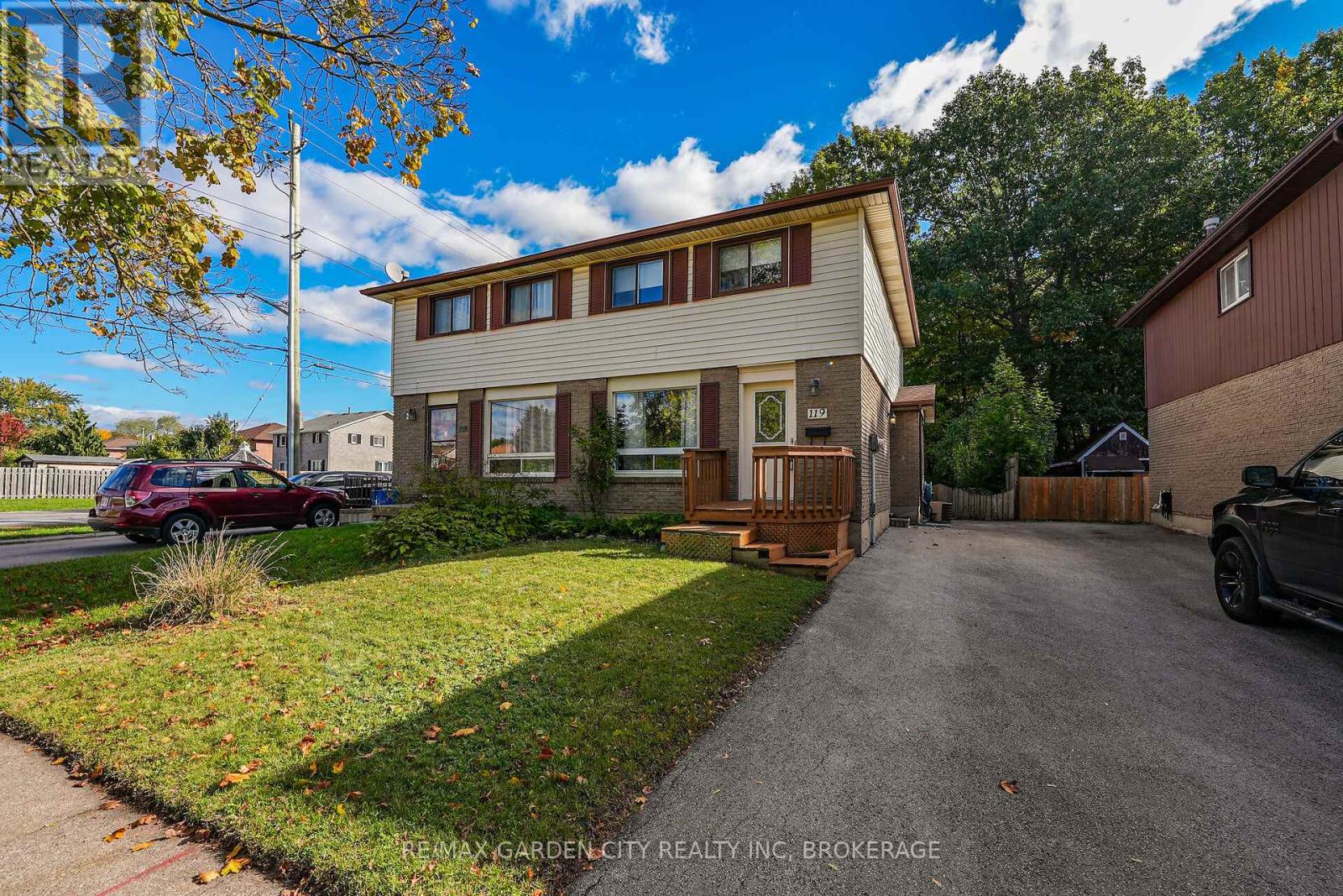 119 Silvan Drive, Welland, Ontario  L3C 6C1 - Photo 2 - X12455963