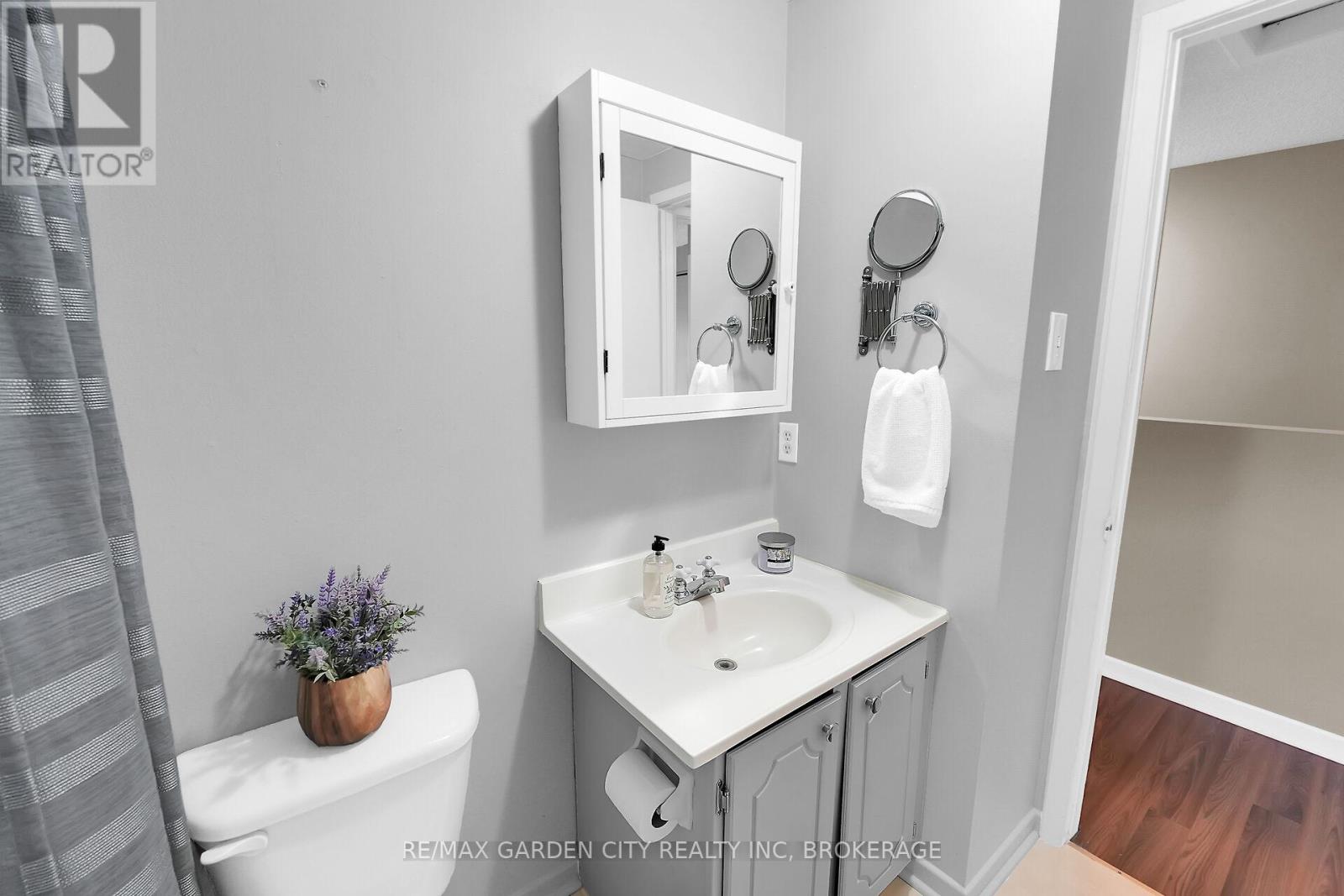 119 Silvan Drive, Welland, Ontario  L3C 6C1 - Photo 23 - X12455963