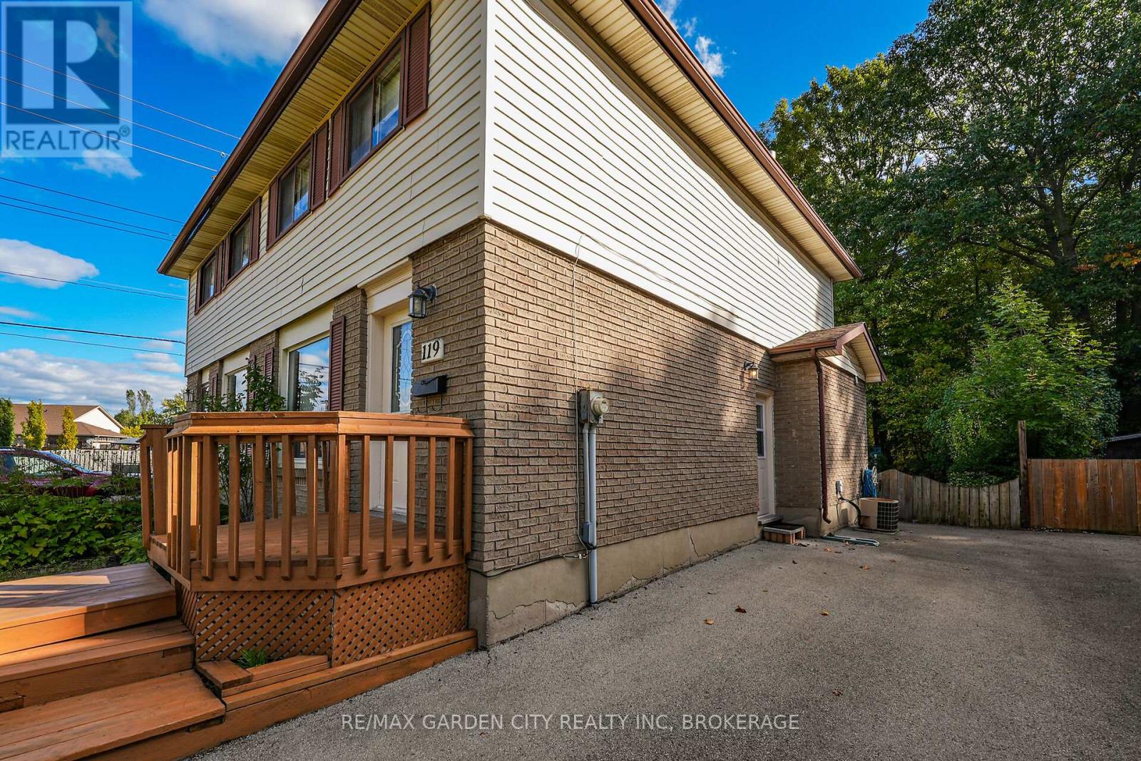 119 Silvan Drive, Welland, Ontario  L3C 6C1 - Photo 3 - X12455963