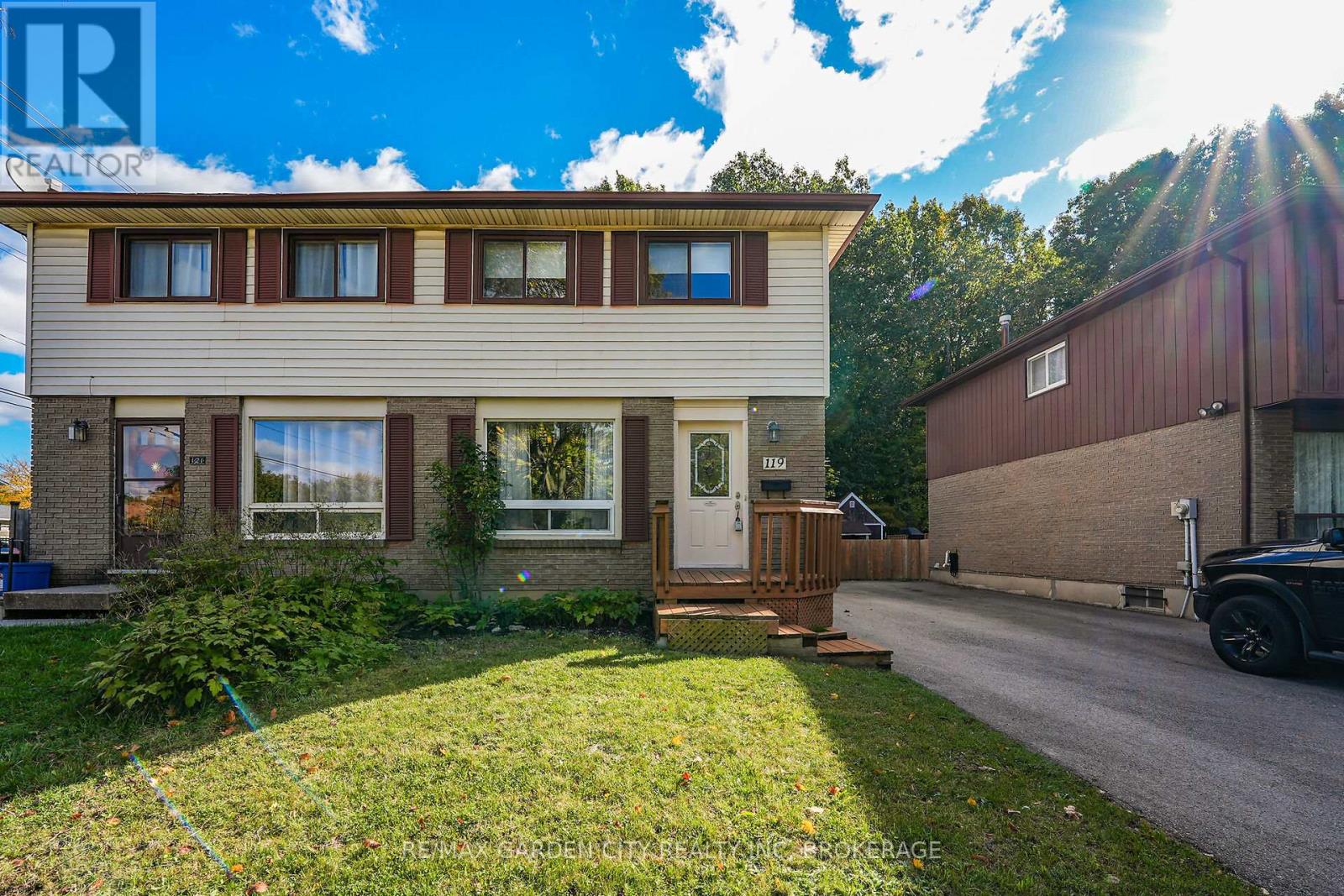 119 Silvan Drive, Welland, Ontario  L3C 6C1 - Photo 4 - X12455963