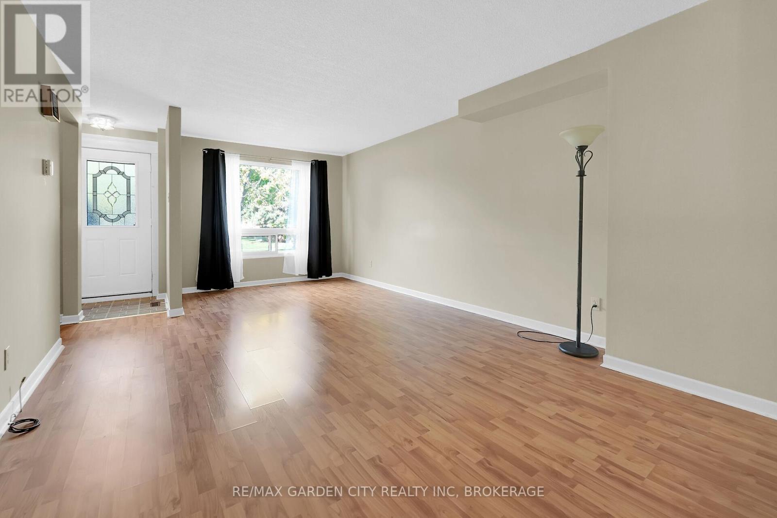 119 Silvan Drive, Welland, Ontario  L3C 6C1 - Photo 6 - X12455963