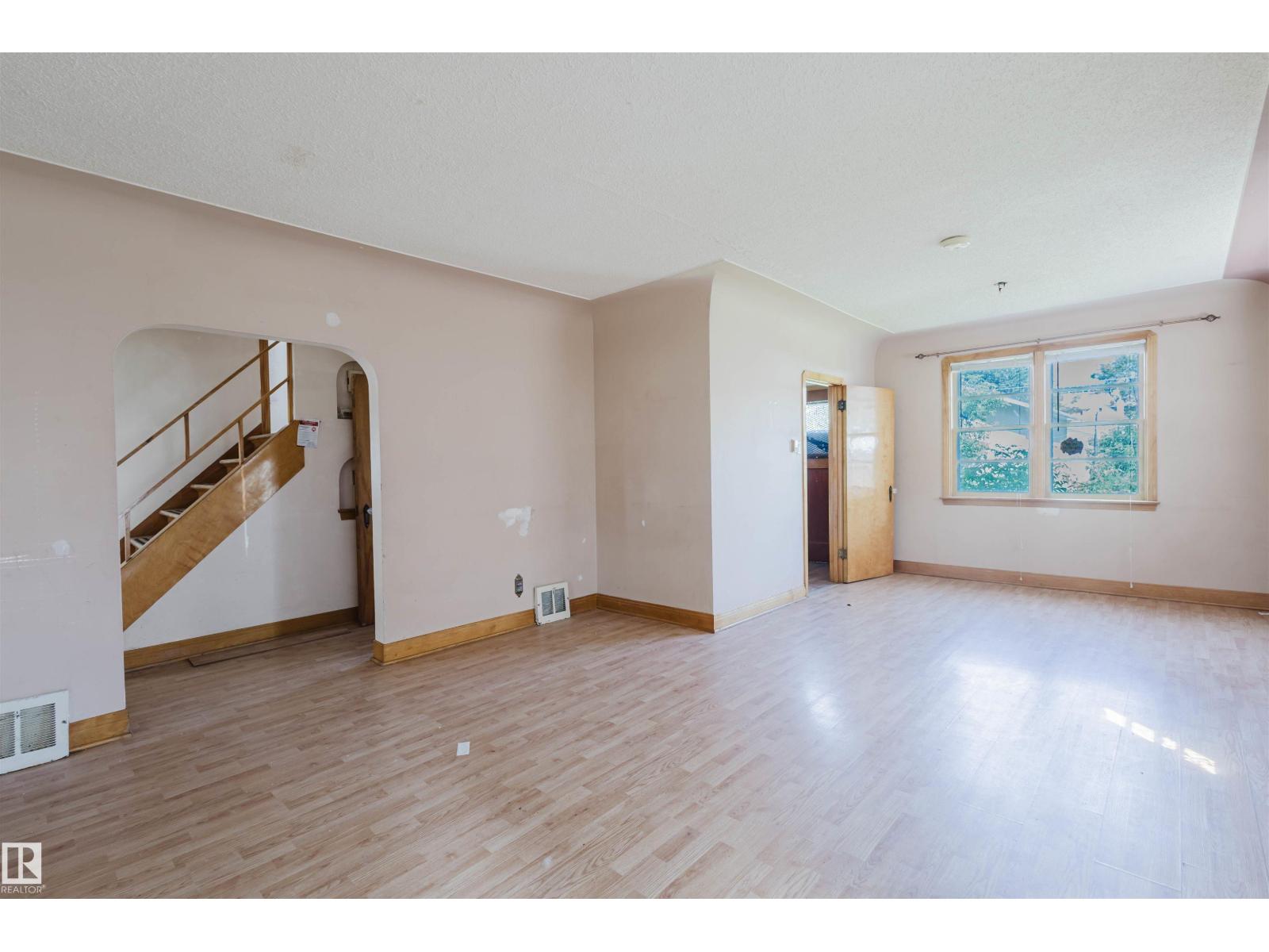 10827 111 St Nw, Edmonton, Alberta  T5H 3G5 - Photo 10 - E4461628