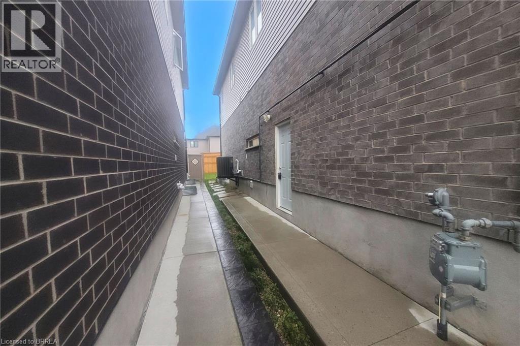 22 Ian Ormston Drive Unit# Lower, Kitchener, Ontario  N2P 0K1 - Photo 3 - 40777519