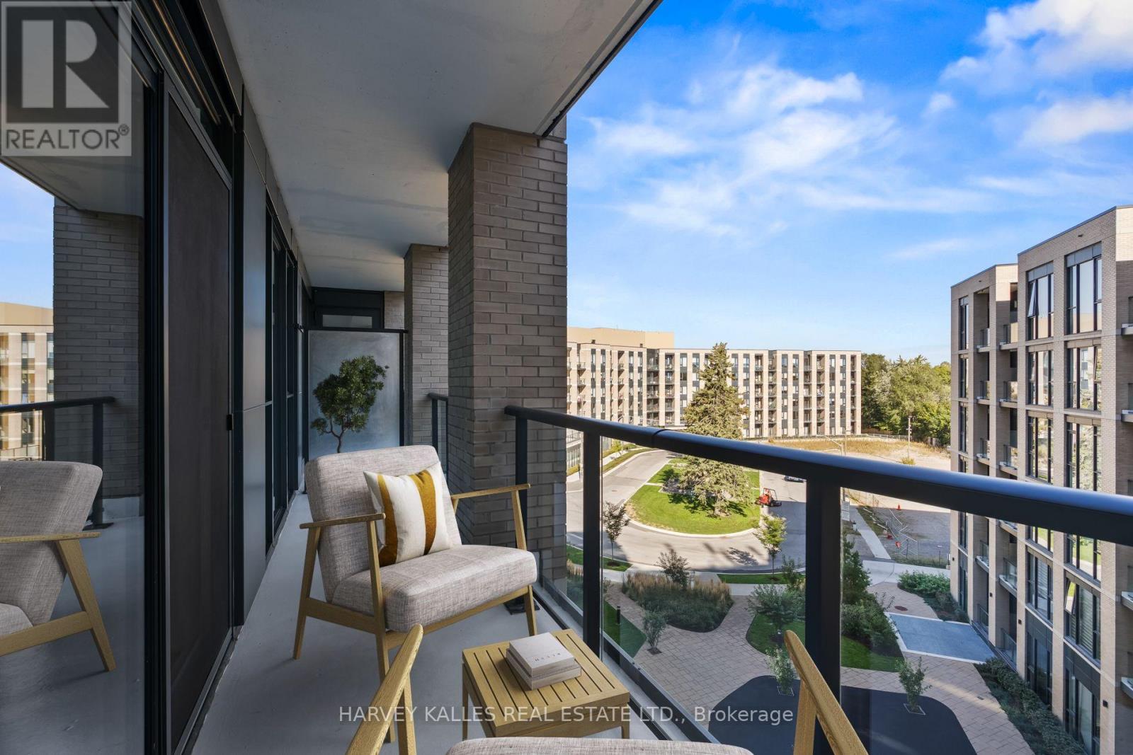 521 - 293 The Kingsway, Toronto, Ontario  M9A 0E8 - Photo 13 - W12455435
