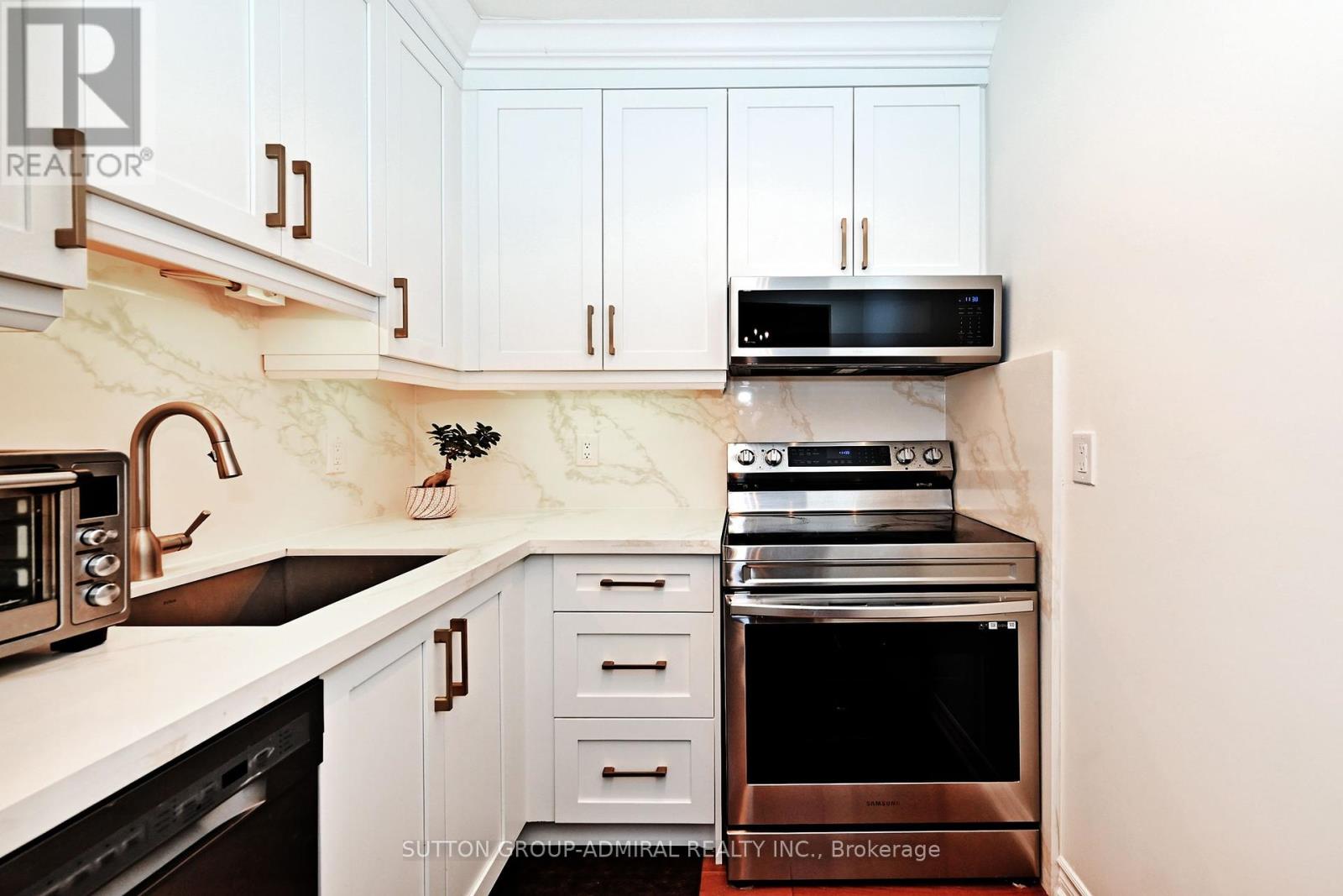 1 - 69 Upper Canada Drive, Toronto, Ontario  M2P 2A3 - Photo 31 - C12455622