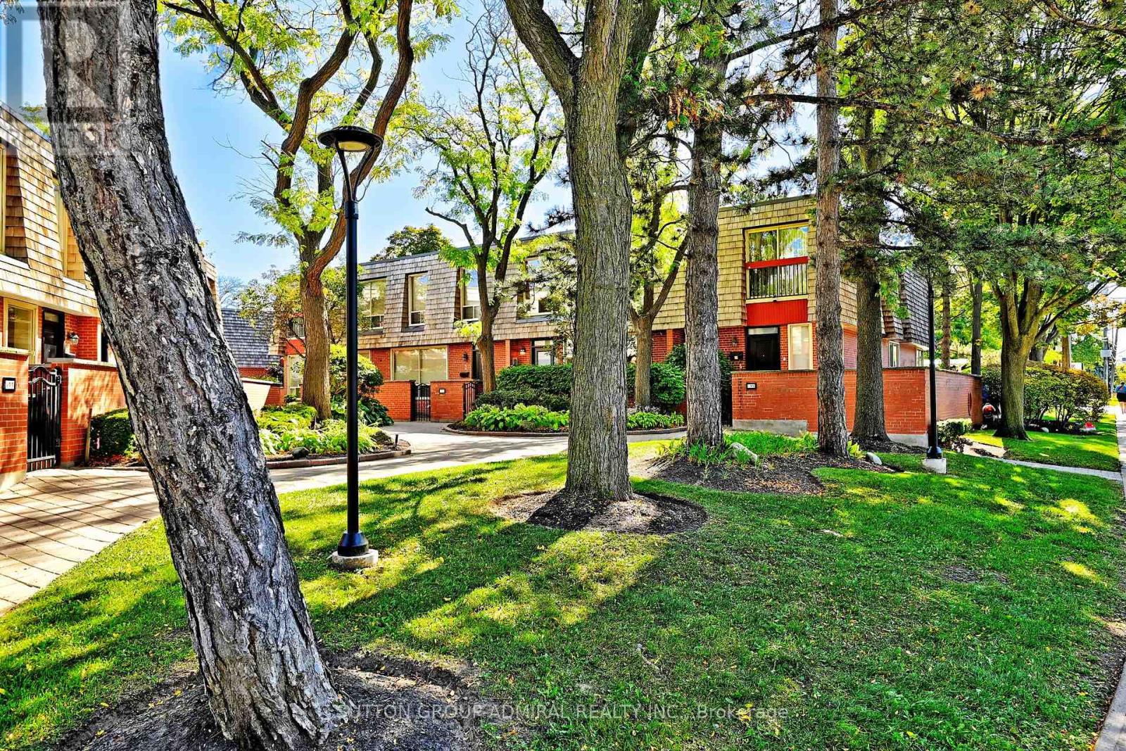 1 - 69 Upper Canada Drive, Toronto, Ontario  M2P 2A3 - Photo 49 - C12455622