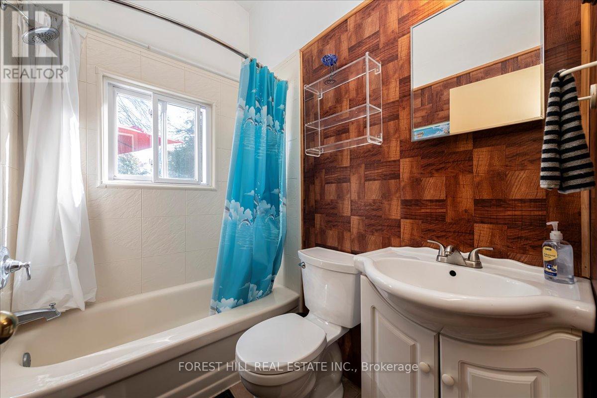 67 Lake Avenue, Ramara, Ontario  L0K 1B0 - Photo 14 - S12217669