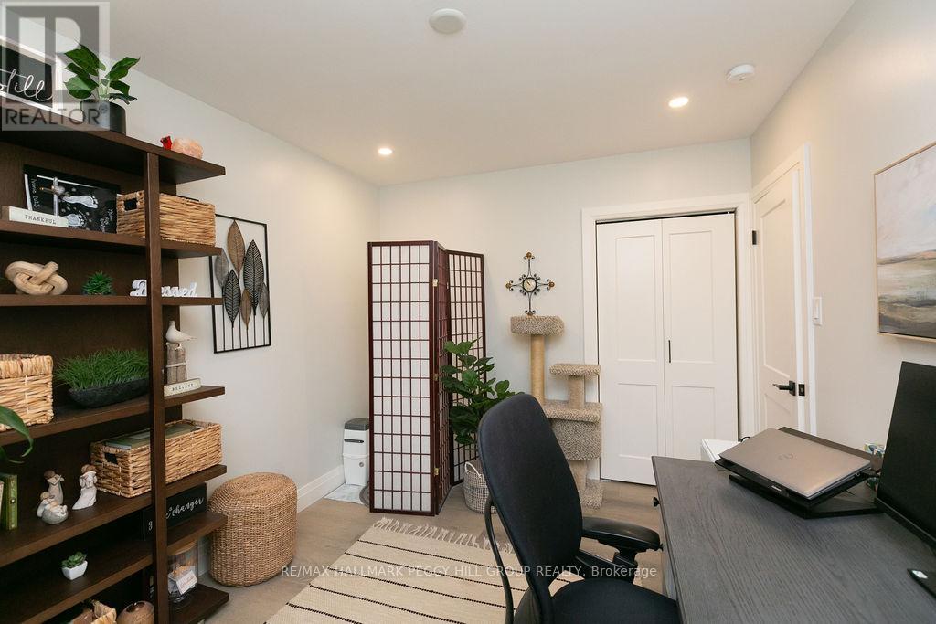 20 Ottaway Avenue, Barrie, Ontario  L4M 2W7 - Photo 14 - S12374624