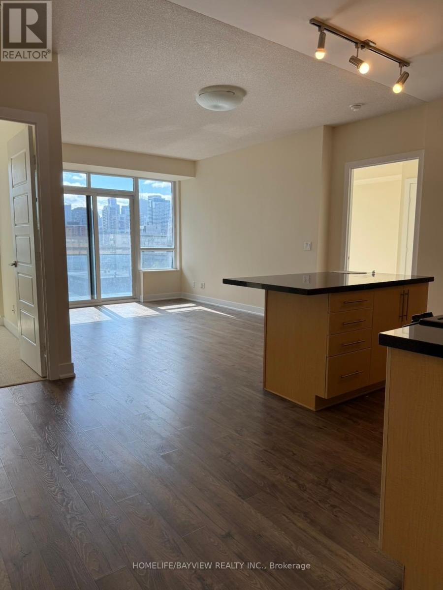 605 - 28 Linden Street, Toronto, Ontario  M4Y 0A4 - Photo 5 - C12455952