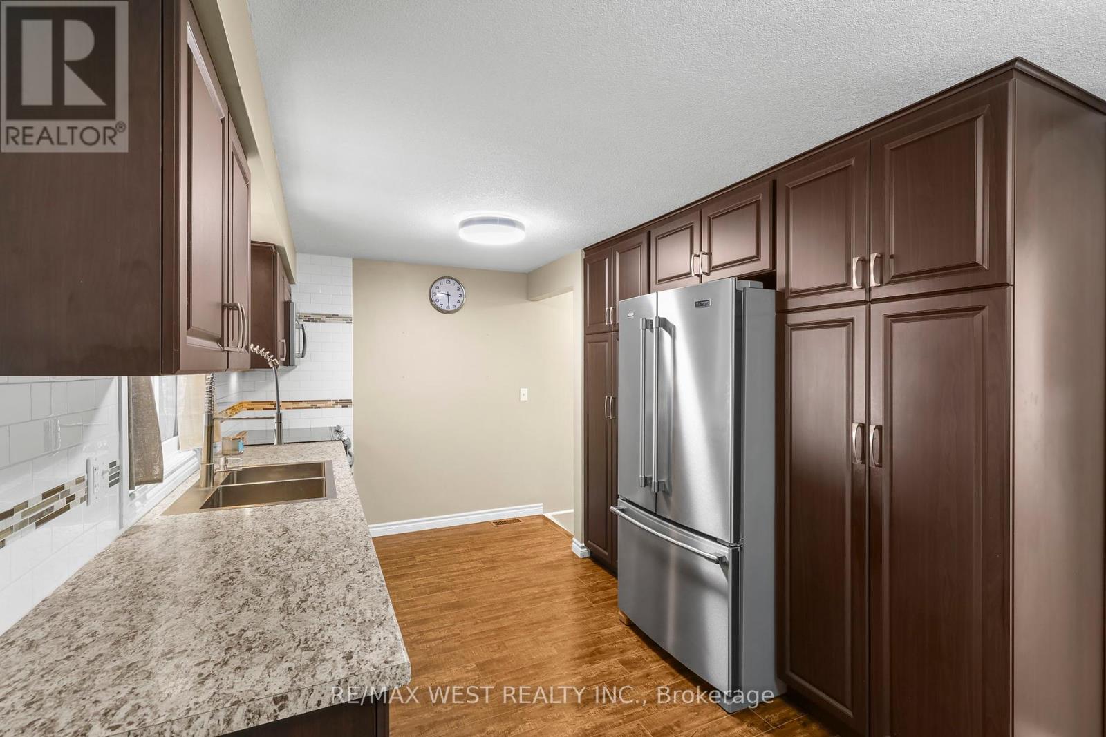 78 Chalmers Street S, Cambridge, Ontario  N1R 6A6 - Photo 5 - X12440603