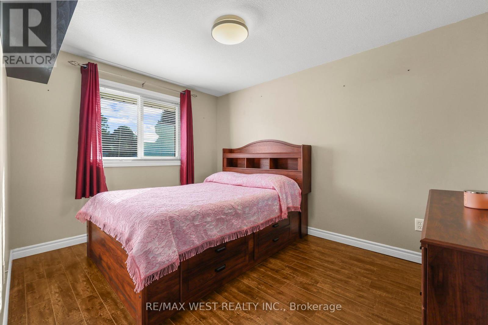 78 Chalmers Street S, Cambridge, Ontario  N1R 6A6 - Photo 10 - X12440603
