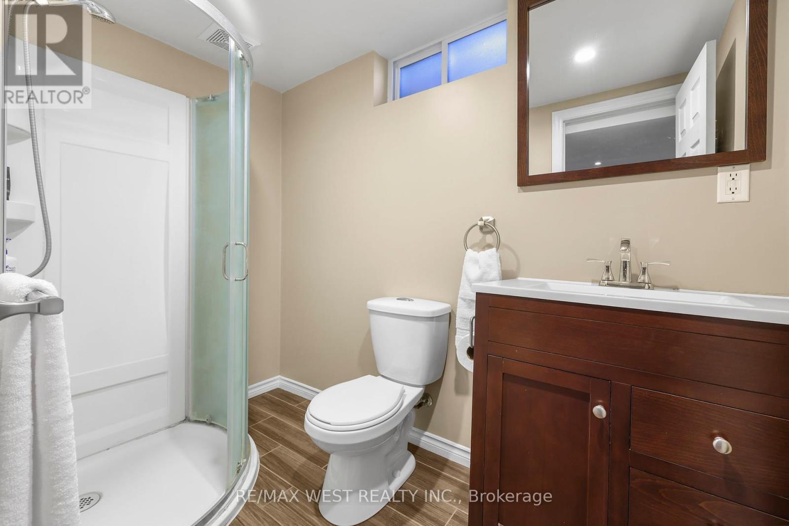 78 Chalmers Street S, Cambridge, Ontario  N1R 6A6 - Photo 13 - X12440603
