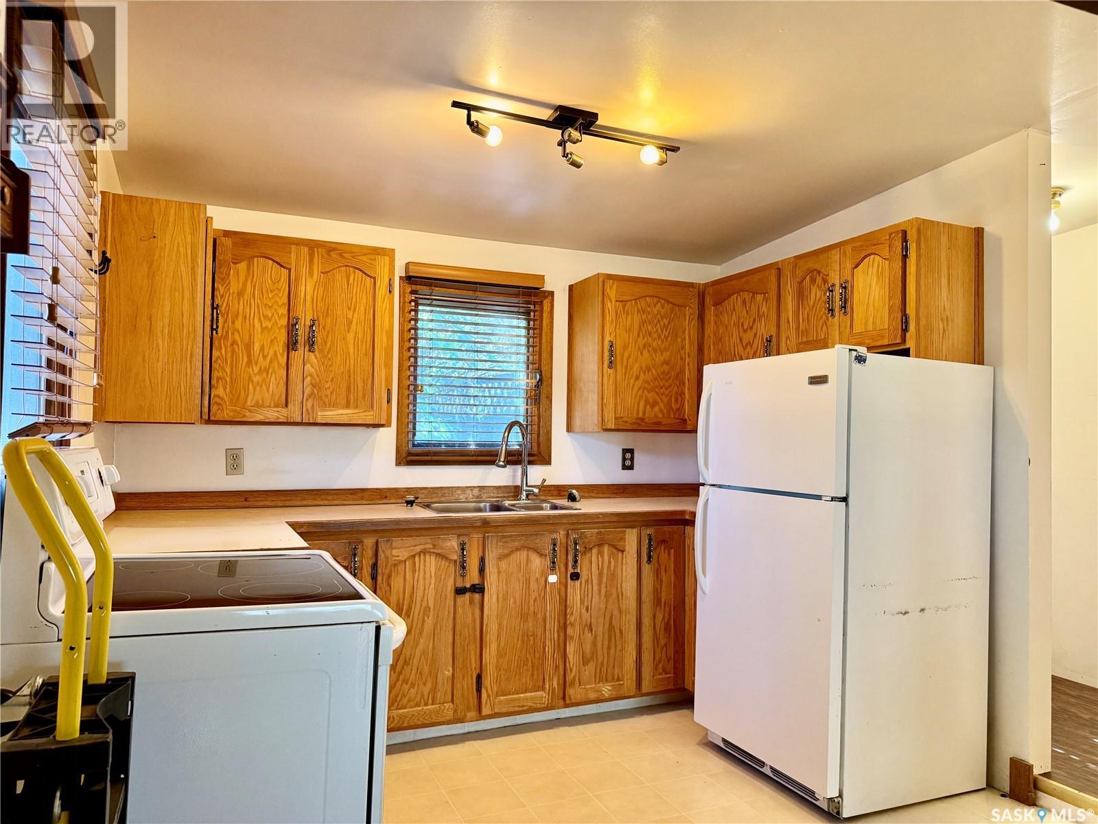 343 4th Street E, Regina Beach, Saskatchewan  S0G 4C0 - Photo 20 - SK020588