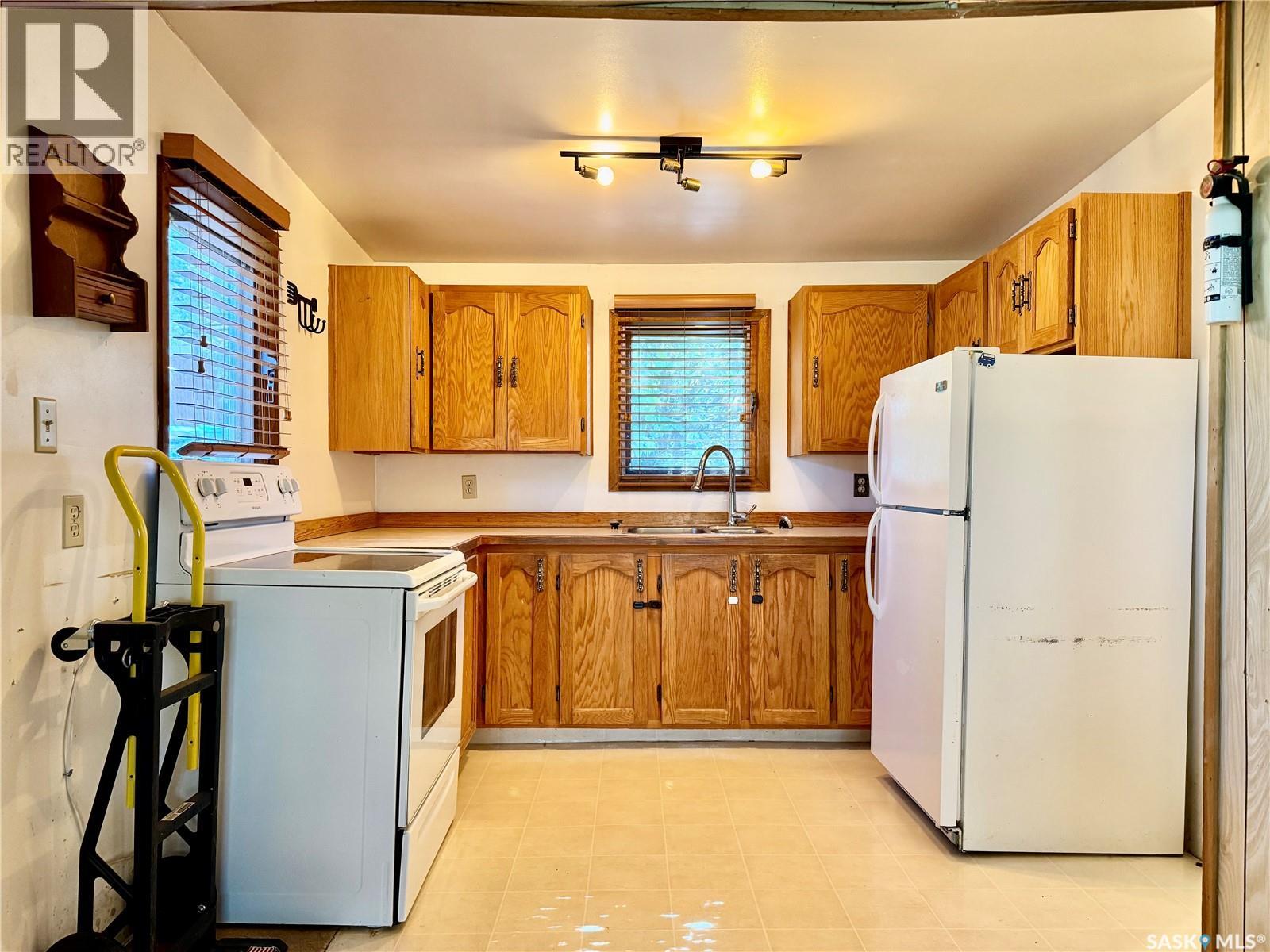 343 4th Street E, Regina Beach, Saskatchewan  S0G 4C0 - Photo 16 - SK020588