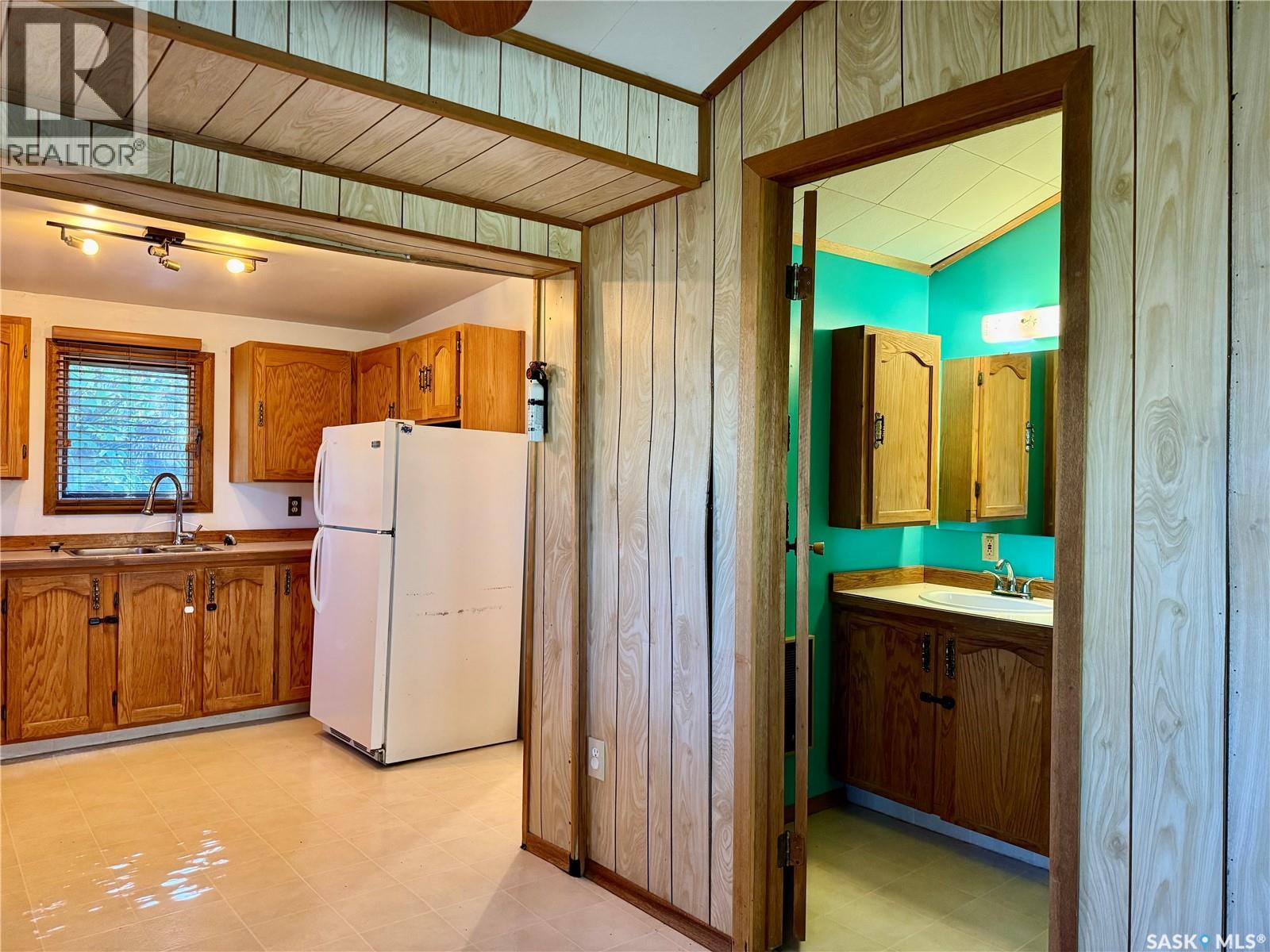 343 4th Street E, Regina Beach, Saskatchewan  S0G 4C0 - Photo 17 - SK020588