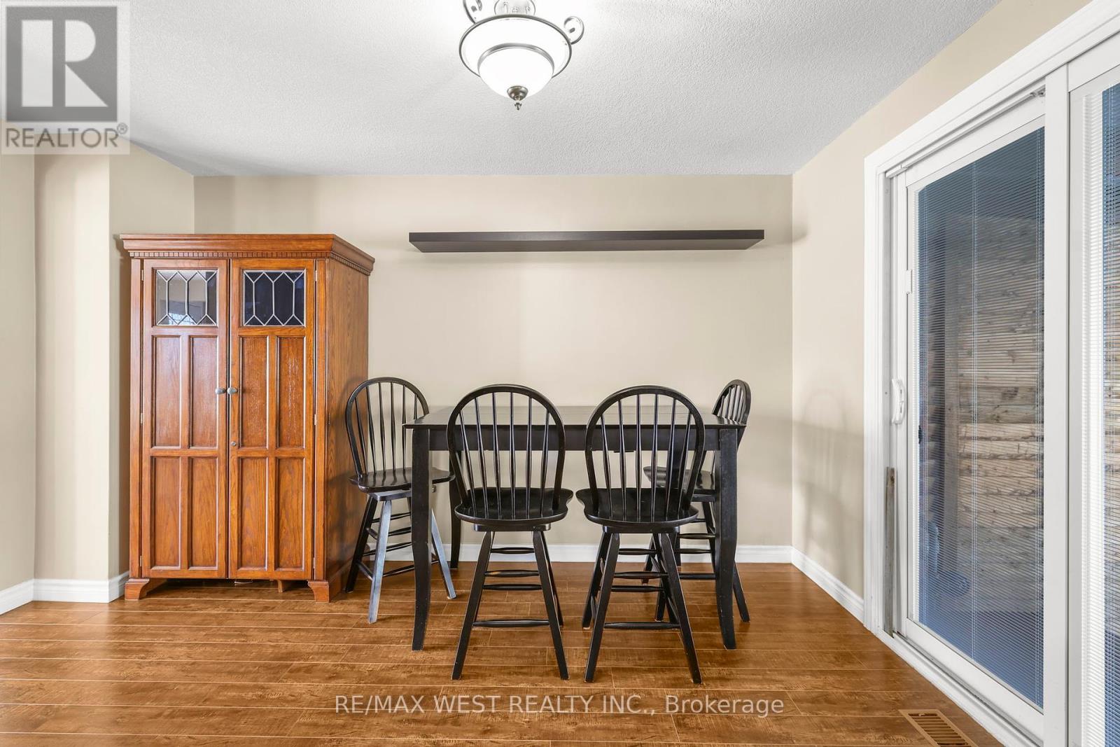 78 Chalmers Street S, Cambridge, Ontario  N1R 6A6 - Photo 6 - X12440603
