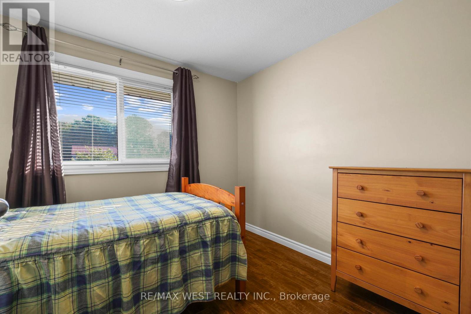 78 Chalmers Street S, Cambridge, Ontario  N1R 6A6 - Photo 8 - X12440603