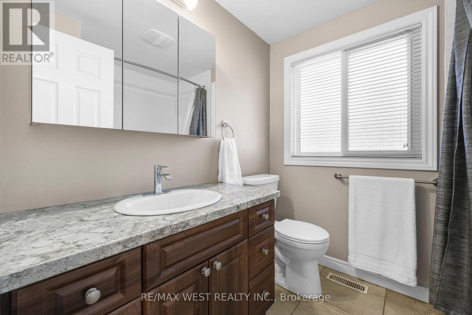 78 Chalmers Street S, Cambridge, Ontario  N1R 6A6 - Photo 9 - X12440603