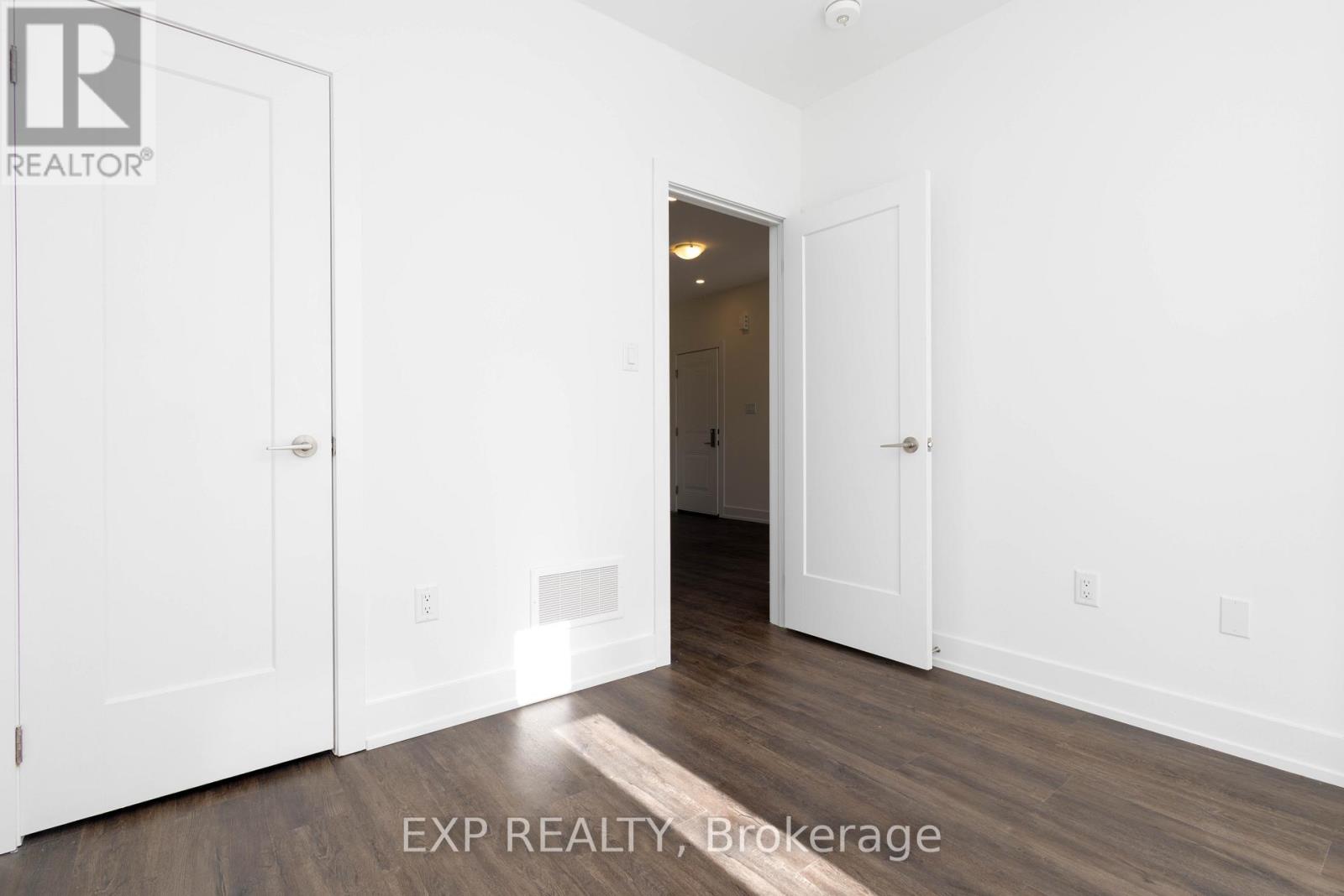 15 - 7 Phelps Lane, Richmond Hill, Ontario  L4E 1J4 - Photo 11 - N12455947