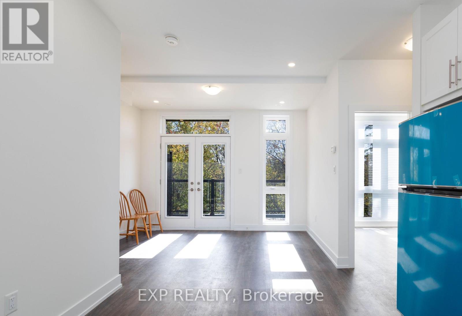 15 - 7 Phelps Lane, Richmond Hill, Ontario  L4E 1J4 - Photo 4 - N12455947