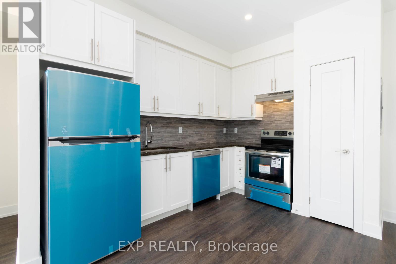 15 - 7 Phelps Lane, Richmond Hill, Ontario  L4E 1J4 - Photo 7 - N12455947
