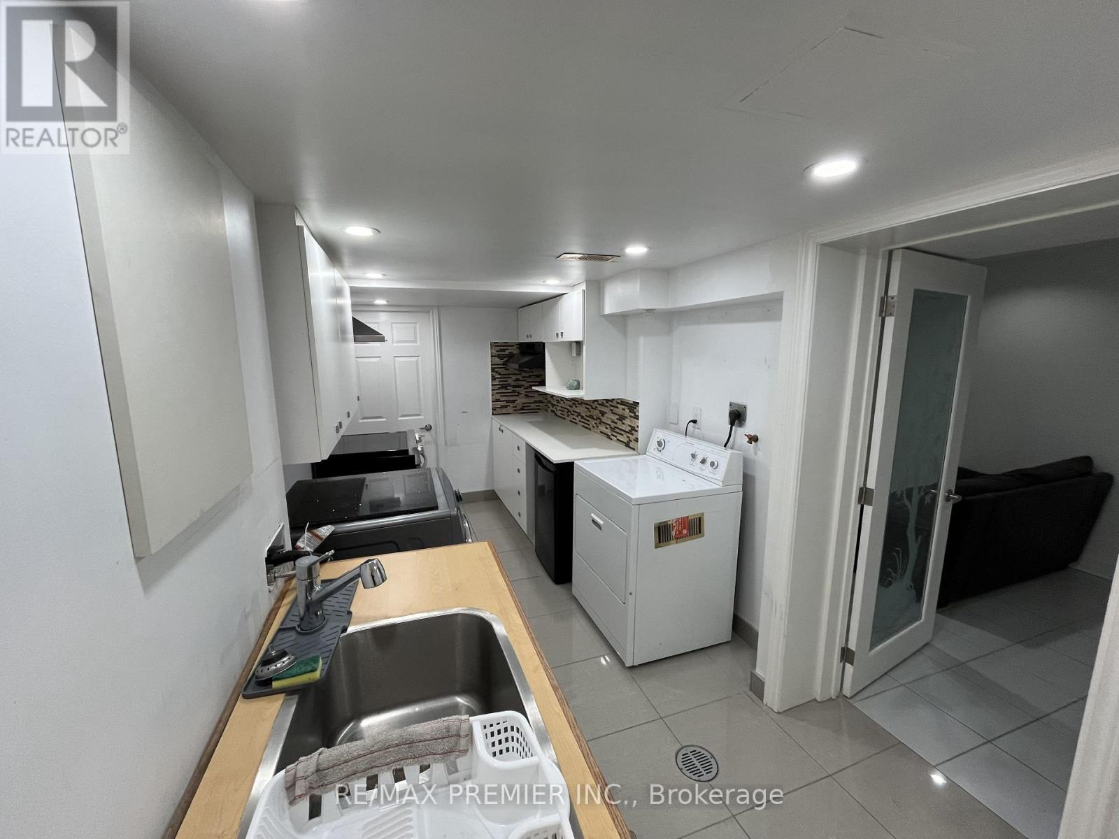 Bsmt - 126 Pioneer Lane, Vaughan, Ontario  L4L 2J1 - Photo 2 - N12455949