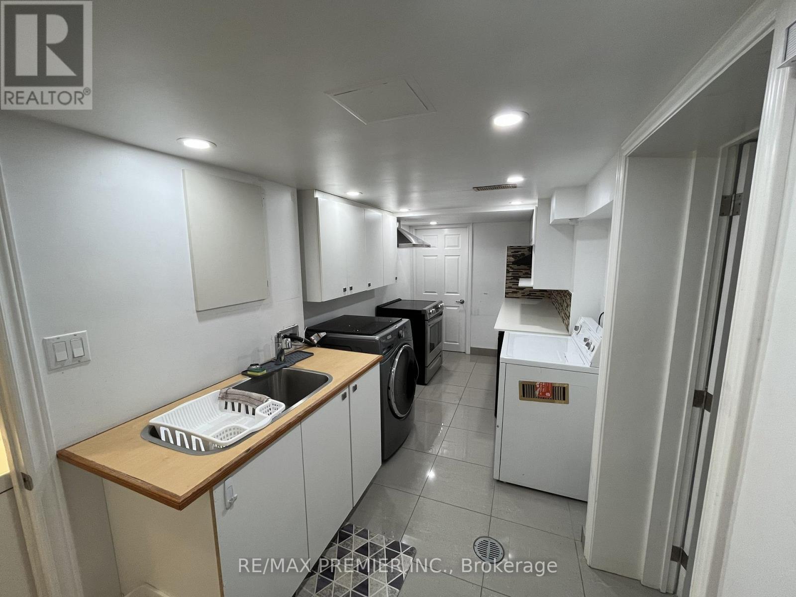 Bsmt - 126 Pioneer Lane, Vaughan, Ontario  L4L 2J1 - Photo 3 - N12455949