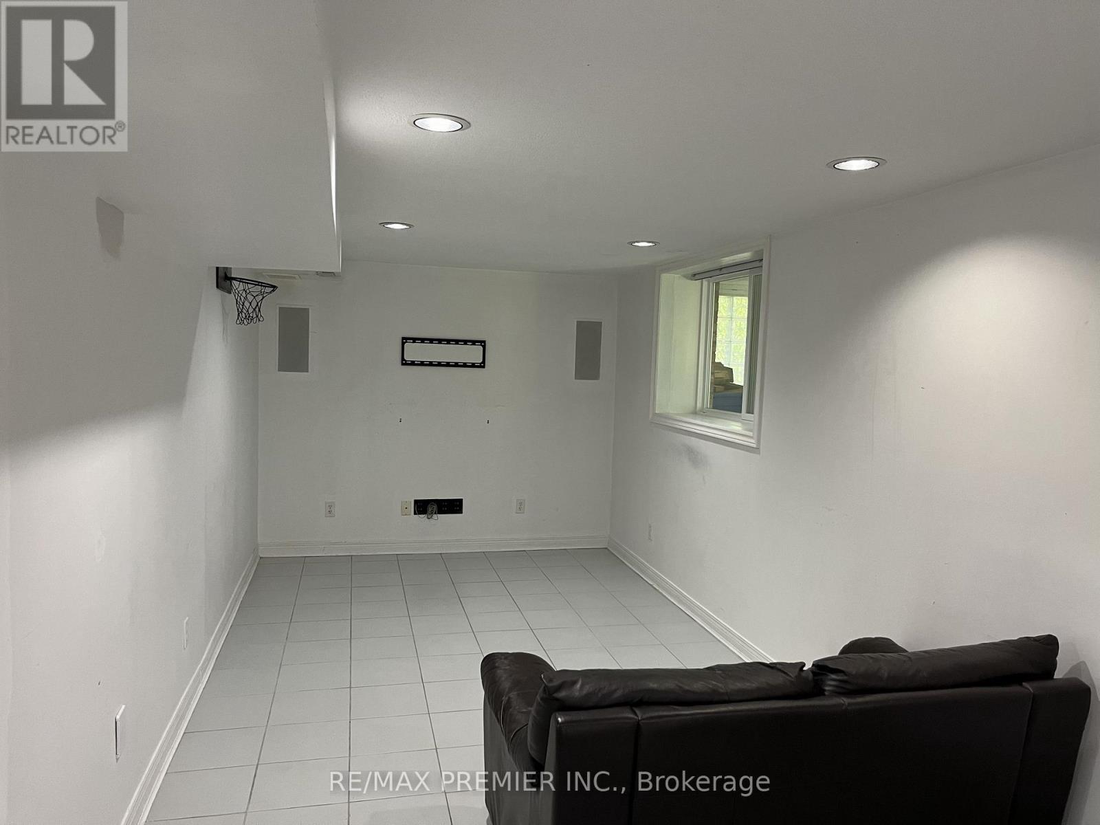 Bsmt - 126 Pioneer Lane, Vaughan, Ontario  L4L 2J1 - Photo 5 - N12455949