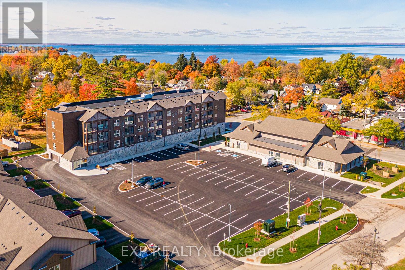 407 - 110 Grew Boulevard, Georgina, Ontario  L0E 1L0 - Photo 2 - N12455971