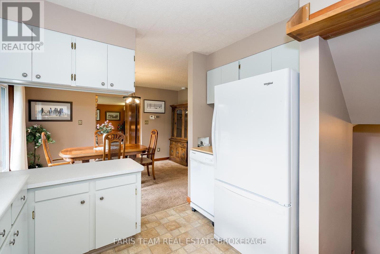 2826 Horseshoe Valley Road W, Springwater, Ontario  L0L 2K0 - Photo 10 - S12455978