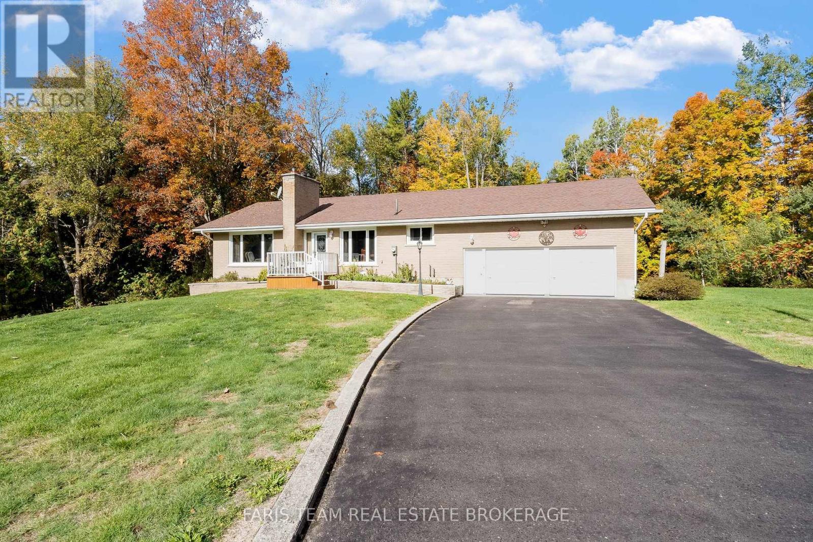 2826 Horseshoe Valley Road W, Springwater, Ontario  L0L 2K0 - Photo 5 - S12455978